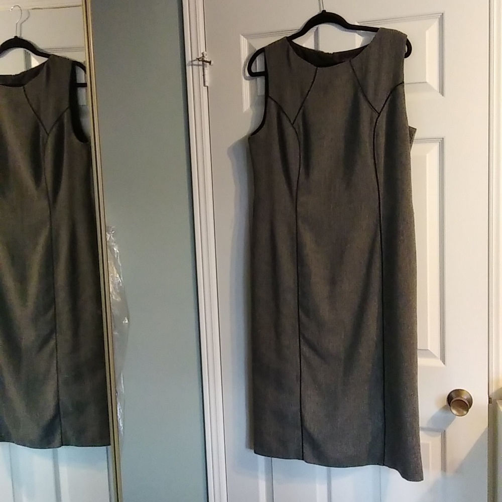 Dress, sleeveless